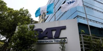 SAT decomisa mercadería ilícita valuada en más de 12.3 millones de quetzales en Izabal