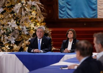 El presidente Bernardo Arévalo, junto a la vicepresidenta Karin Herrera y el gabinete de gobierno, brinda un mensaje a los guatemaltecos con motivo de acercarse la Navidad.