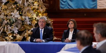 El presidente Bernardo Arévalo, junto a la vicepresidenta Karin Herrera y el gabinete de gobierno, brinda un mensaje a los guatemaltecos con motivo de acercarse la Navidad.