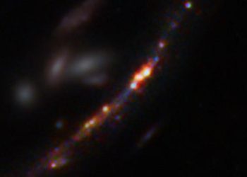 Galaxia Firefly Sparkle revela el nacimiento temprano de las galaxias. / Foto: BBC.