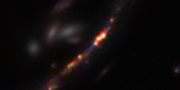 Galaxia Firefly Sparkle revela el nacimiento temprano de las galaxias. / Foto: BBC.