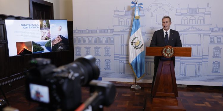 Inguat conformará comisión nacional para redefinir campaña Marca País