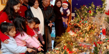 Las novenas son una tradición muy particular en Colombia, las cuales se rezan desde en los hogares hasta en centros comerciales.
