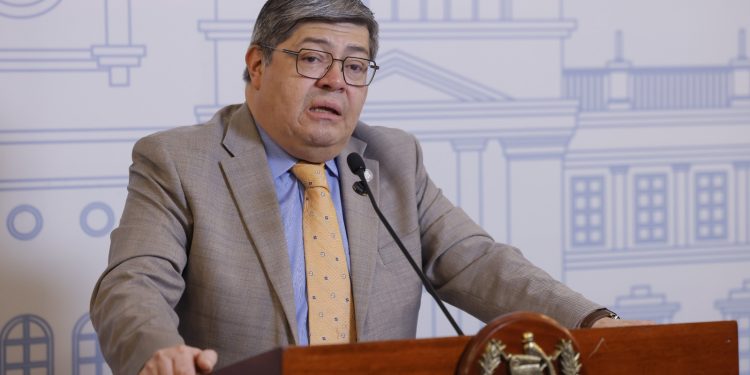 Ministro de Gobernación descarta que contenedores hayan sido contaminados en Guatemala