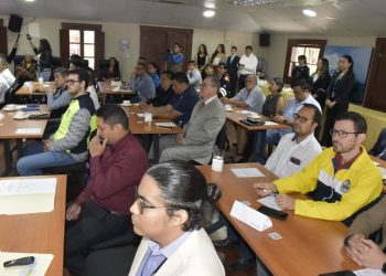 Representantes de diferentes entidades participan en la presentación de informe sobre perspectiva climática hasta marzo 2025.