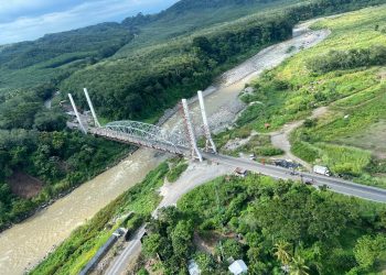 Las autoridades dan seguimiento a los trabajos de reparación en el puente Nahualate.