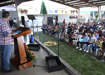 Presidente Arévalo en Sololá, donde entregó insumos agrícolas. / Foto: Álvaro Interiano.