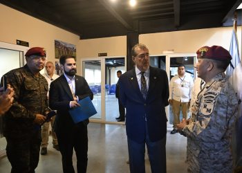 Presidente Bernardo Arévalo busca mejoras en el entrenamiento señoritas y jóvenes reservistas del país. / Foto: Álvaro Interiano.