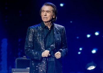 El cantante Raphael se encontraba grabando un programa de televisión cuando sufrió un episodio "transitorio".