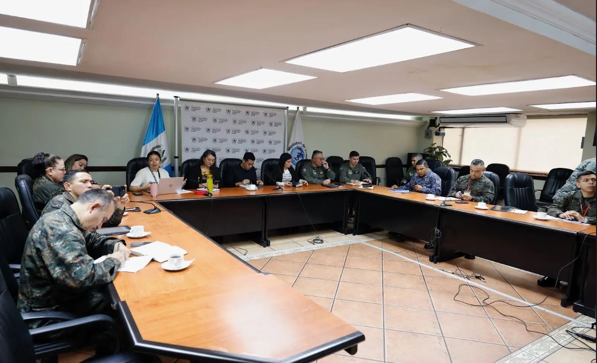 Reunión entre autoridades de Salud y Ejército de Guatemala