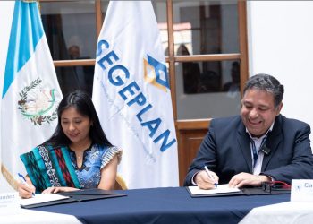 Segeplan y Observatorio de Pueblos Indígenas firman convenio de cooperación para promover el desarrollo en los territorios. / Foto: Segeplan.