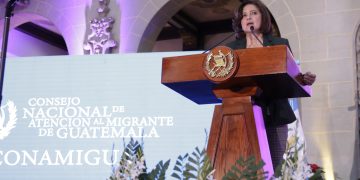 La vicepresidenta Karin Herrera participó en el acto de conmemoración del Día Internacional del Migrante. / Foto: Dickens Zamora.