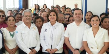 La vicepresidenta Karin Herrera verificó las condiciones de prestación de servicios de salud en Retalhuleu. / Foto: Vicepresidencia de la República.