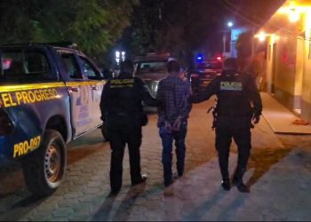 Ezequiel “N”, 51 años, se le incautó una pistola Bersa conteniendo un cargador con 14 municiones, sin la licencia respectiva. / Foto: PNC