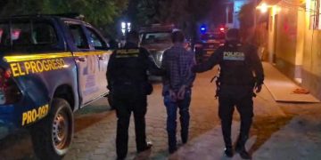 Ezequiel “N”, 51 años, se le incautó una pistola Bersa conteniendo un cargador con 14 municiones, sin la licencia respectiva. / Foto: PNC