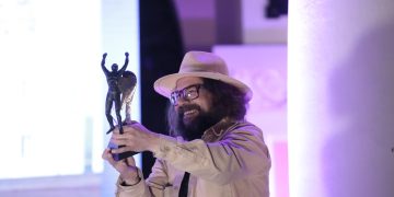 Entregan estatuillas del Festival Ícaro a los ganadores de cada categoría. / Foto: Daniel Ordóñez.