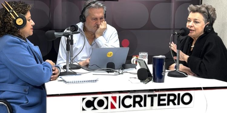 La primera dama de la Nación y la secretaria de SOSEP participaron en una entrevista. / Foto: Carlos Aguilar.