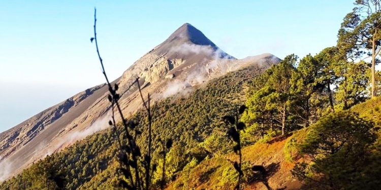 Los volcanes, testigos de la historia y cultura guatemalteca, esperan ser explorados. / Foto: Inguat.
