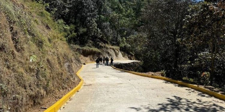 Más de 2 mil 300 personas beneficiadas con camino rural en aldea Xecococh, Santa María Chiquimula