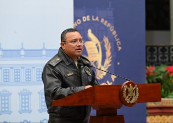 Ministro de la Defensa Nacional, Henry Saenz. / Foto: Byron de la Cruz.
