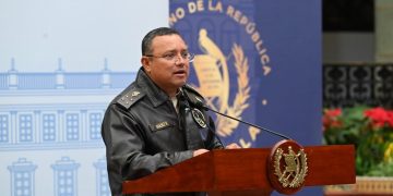 Ministro de la Defensa Nacional, Henry Saenz. / Foto: Byron de la Cruz.