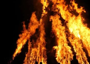 Algunas alternativas que contribuyen al medio ambiente pueden ser favorables para la tradicional quema del diablo. / Foto: archivo AGN