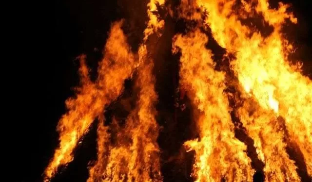 Algunas alternativas que contribuyen al medio ambiente pueden ser favorables para la tradicional quema del diablo. / Foto: archivo AGN