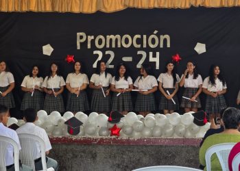 Estudiantes del Instituto Experimental de Jalapa celebran cierre de ciclo escolar