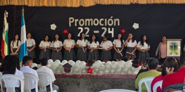 Estudiantes del Instituto Experimental de Jalapa celebran cierre de ciclo escolar