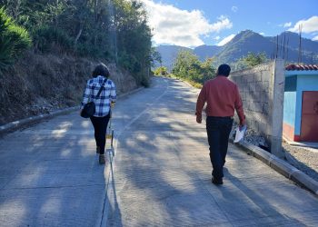 Entregan proyectos enfocados en infraestructura vial y educación en Santa Rosa