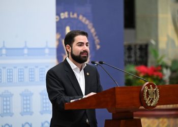Secretario de Comunicación Social de la Presidencia, Santiago Palomo, anuncia la agenda del presidente Arévalo para esta semana. / Foto: Byron de la Cruz