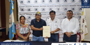 Firman 25 proyectos enfocados en mejorar la infraestructura vial en Baja Verapaz