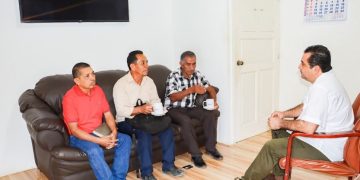 Coordinan acciones para impulsar mejoras en la infraestructura vial de Petén