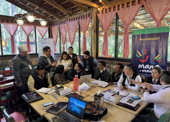 Taller interinstitucional de la iniciativa Mano a Mano. / Foto: Mides.