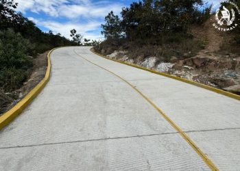 Cantón Arroyo San Juan en Santa Lucía La Reforma cuenta con mejoramiento de infraestructura vial