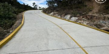 Cantón Arroyo San Juan en Santa Lucía La Reforma cuenta con mejoramiento de infraestructura vial