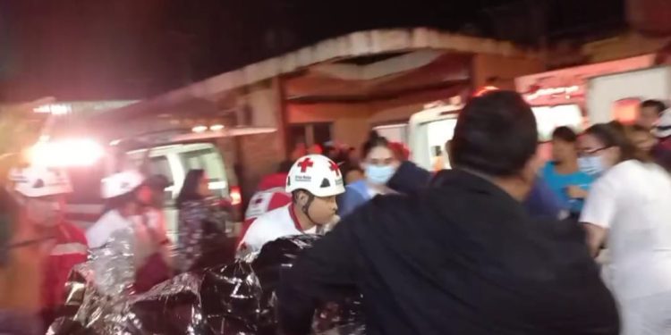 Presidente Arévalo ofrece apoyo inmediato para víctimas de explosión de pirotecnia en Santa María Cahabón