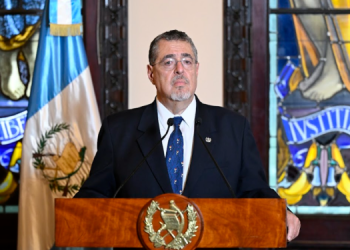 Presidente Arévalo respalda gestión de Marco Livio Díaz al frente de la SAT