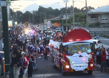 El Desfile Navideño 2024 de Bomberos Voluntarios