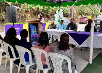 Entregan proyecto de mejoramiento de sistema de alcantarillado pluvial en Santa Lucía Milpas Altas