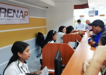 Campaña de Renap en idiomas mayas atiende a población migrante