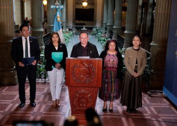 Conferencia de prensa del Mides y CNC sobre el subsidio al transporte público. / Foto: Noé Pérez.