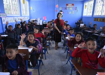 El calendario escolar 2025 busca garantizar 180 días de clases.