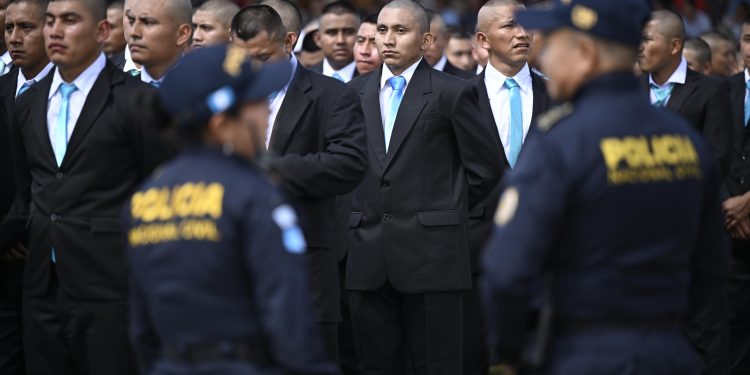 Más de 3 mil 500 jóvenes iniciaron su formación para ser agentes de PNC.