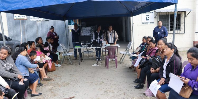 Entregan 23 mil 196 sacos de fertilizantes en comunidades de Baja Verapaz