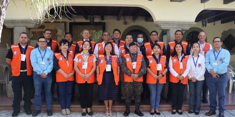 Acreditan a integrantes de la Codred de Sacatepéquez