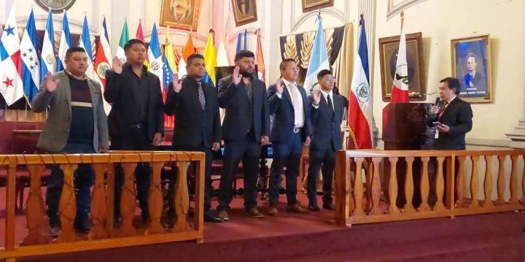 Juramentación de la Junta Directiva de la Asociación de Prensa Quetzalteca