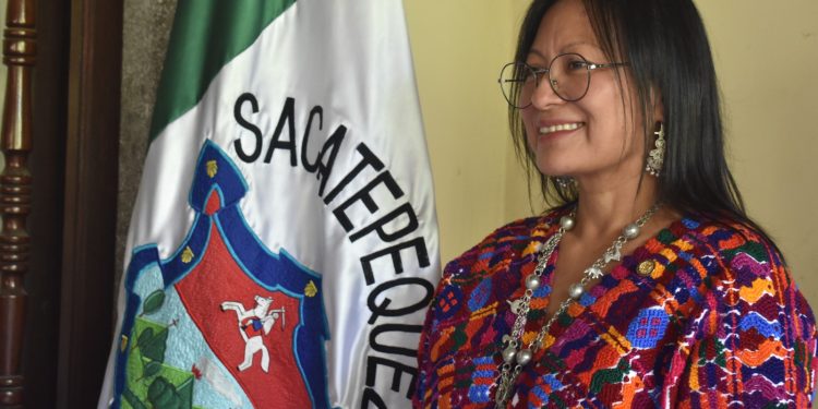 Deniegan amparo que buscaba dejar sin efecto nombramiento de la gobernadora de Sacatepéquez