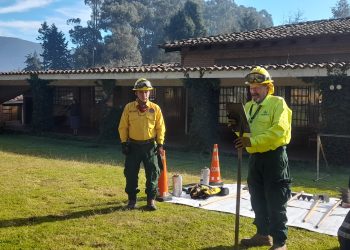 Capacitan a instructores para la formación de bomberos forestales en Quetzaltenango