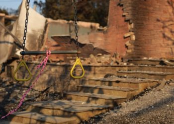 Pacific Palisades, el barrio de los ricos y famosos que quedó reducido a cenizas por los incendios en Los Ángeles